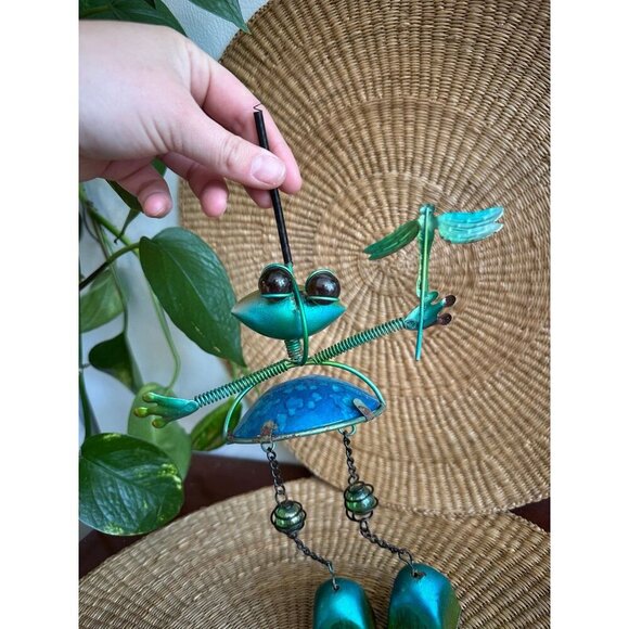 Colorful Metal Frog Figurine with Bell Feet - Picture 9 of 10